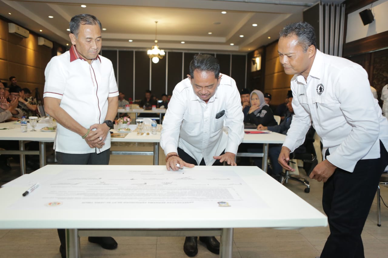 Polda Jatim dan Perguruan Pencak Silat Tanda Tangani Kesepakatan Jaga Kamtibmas