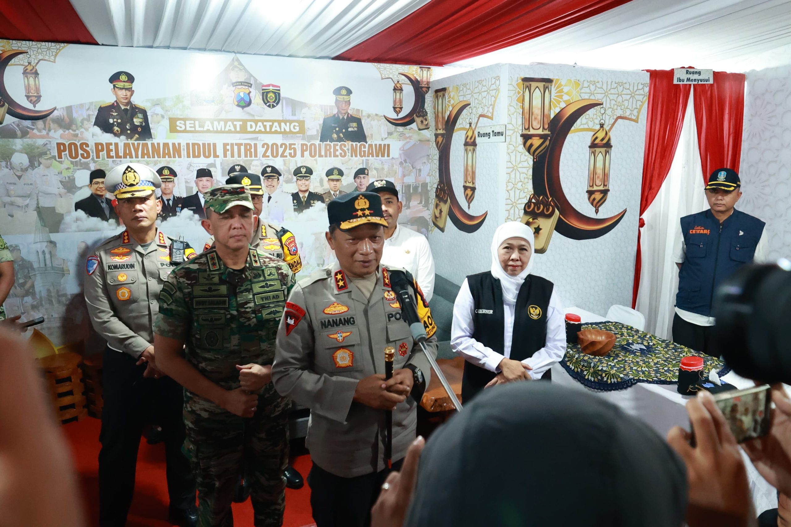 Tinjau Arus Mudik di Rest Area 575 A Ngawi Kapolda Jatim Himbau Pemudik Manfaatkan  Posyan Untuk Istirahat