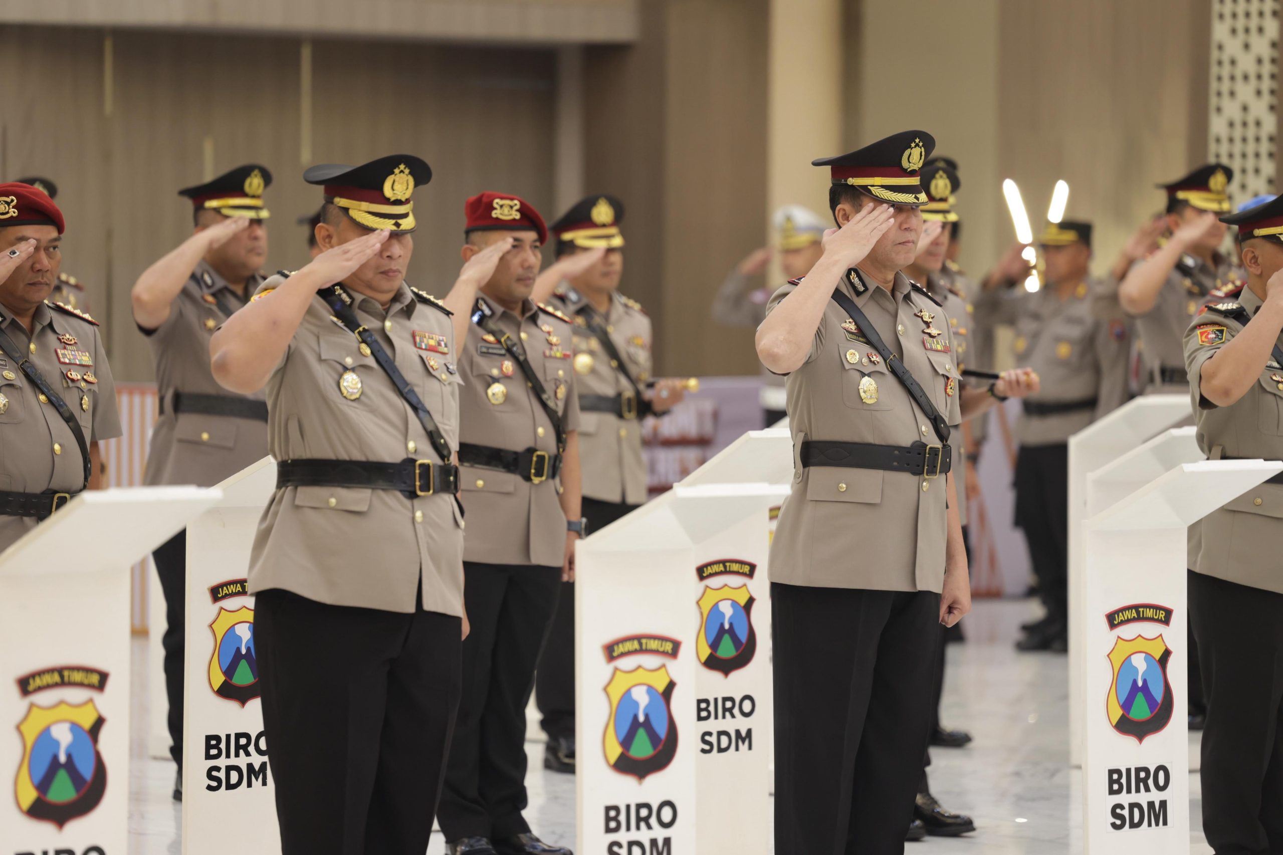 Kapolda Jatim Pimpin Sertijab Pejabat Utama dan  Sejumlah Kapolres