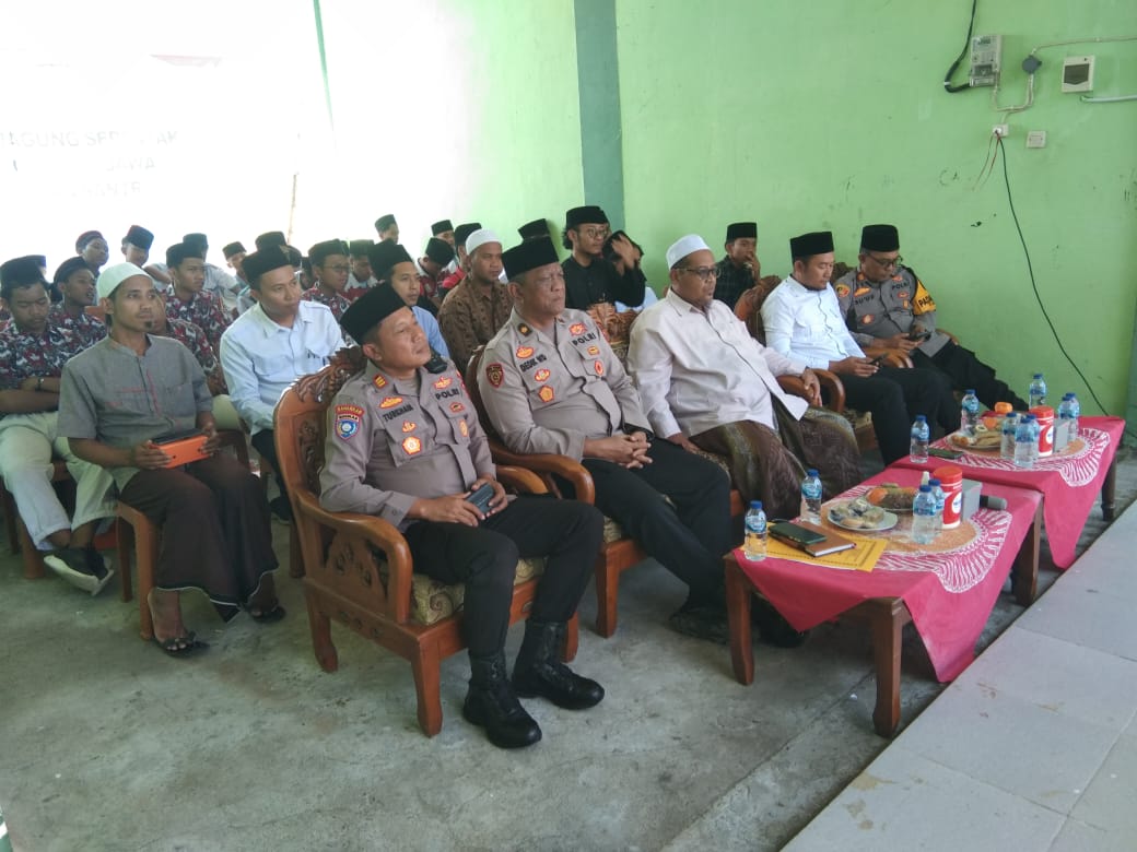 Polres Lamongan Laksanakan Zoom dan Penanaman Jagung Serentak di Ponpes Rodhotus Sholikin Dukung Swasembada Pangan 2025