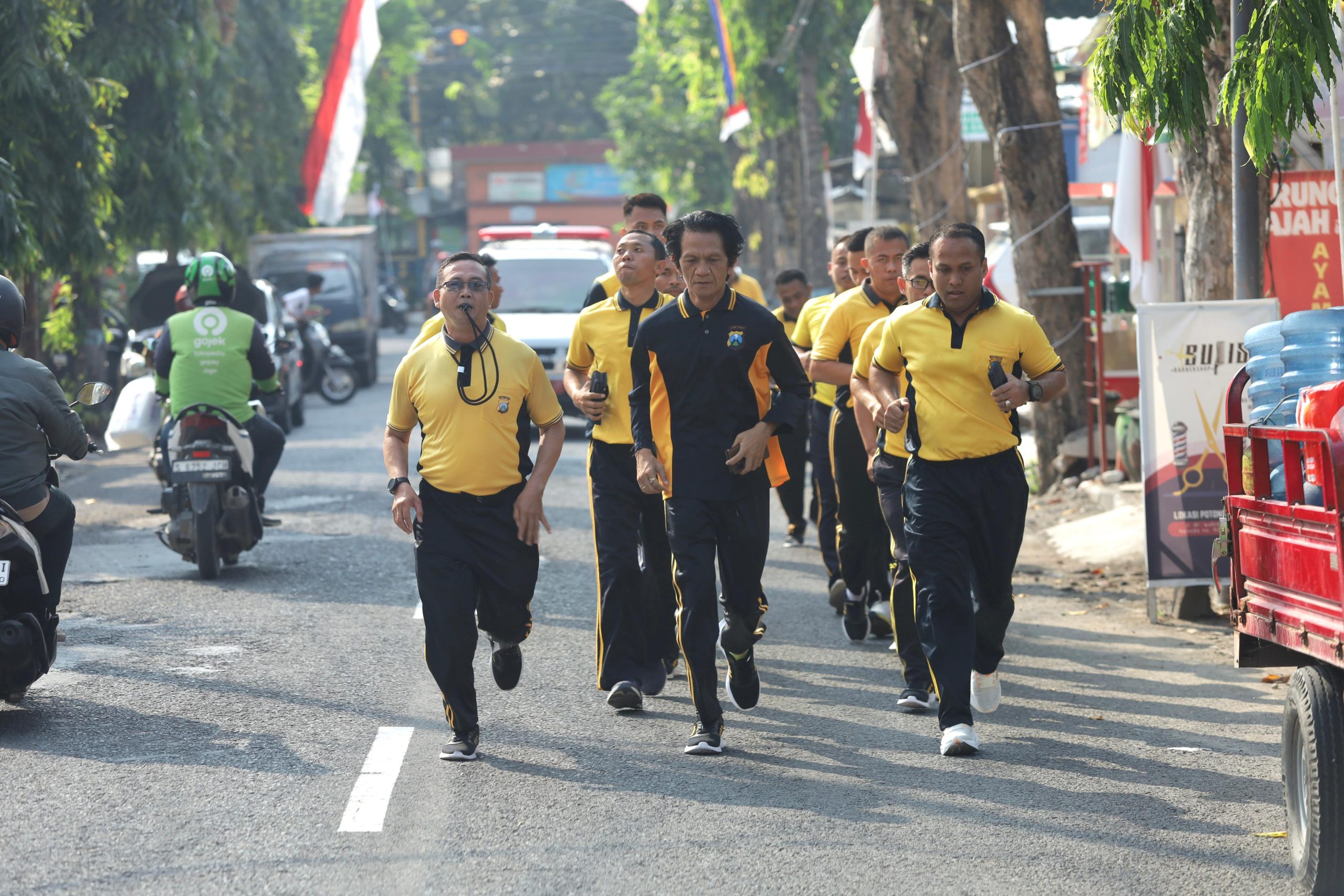 Polres Lamongan Gelar Olahraga Bersama, Kapolres Tekankan Pentingnya Menjaga Kesehatan untuk Pelayanan Masyarakat