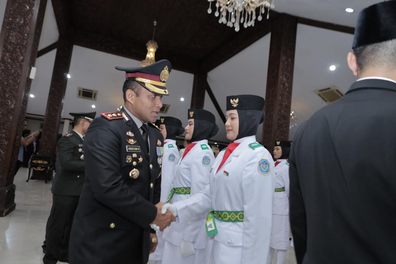 Kapolres Lamongan Hadiri Upacara Pengukuhan Paskibra Kabupaten Lamongan Tahun 2025