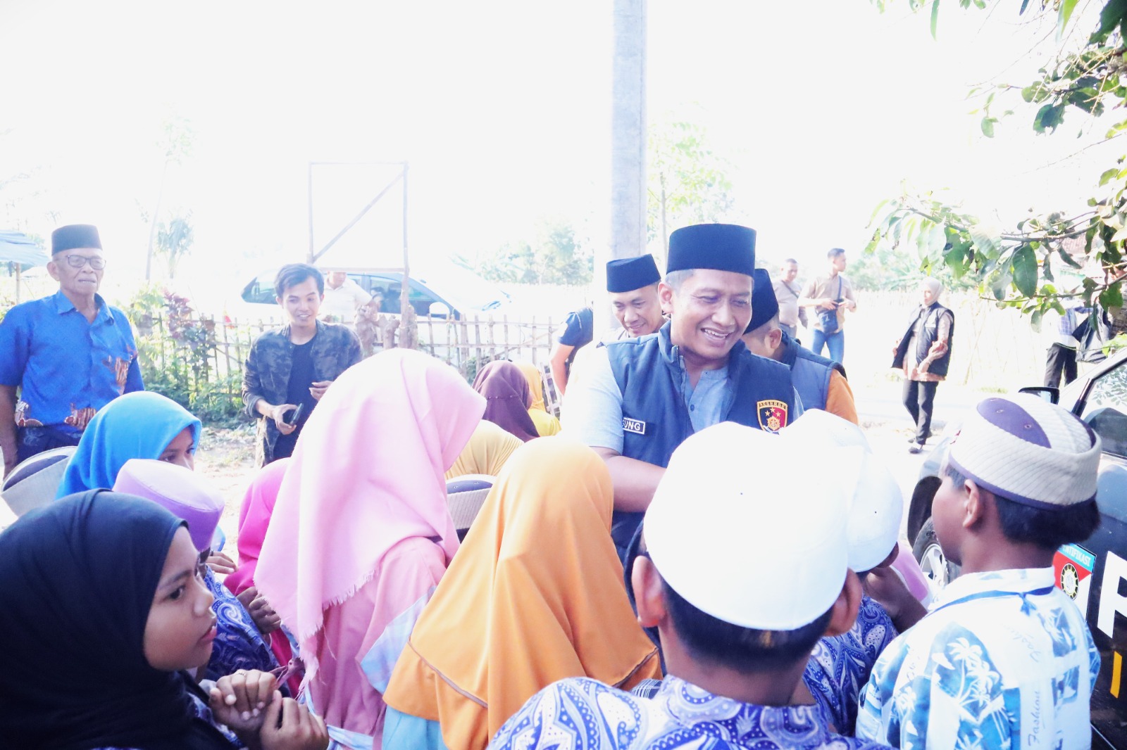 Ziarah ke Makam Pahlawan Nasional dan Beri Bantuan Guru Ngaji Warnai Hari Juang Polri di Situbondo