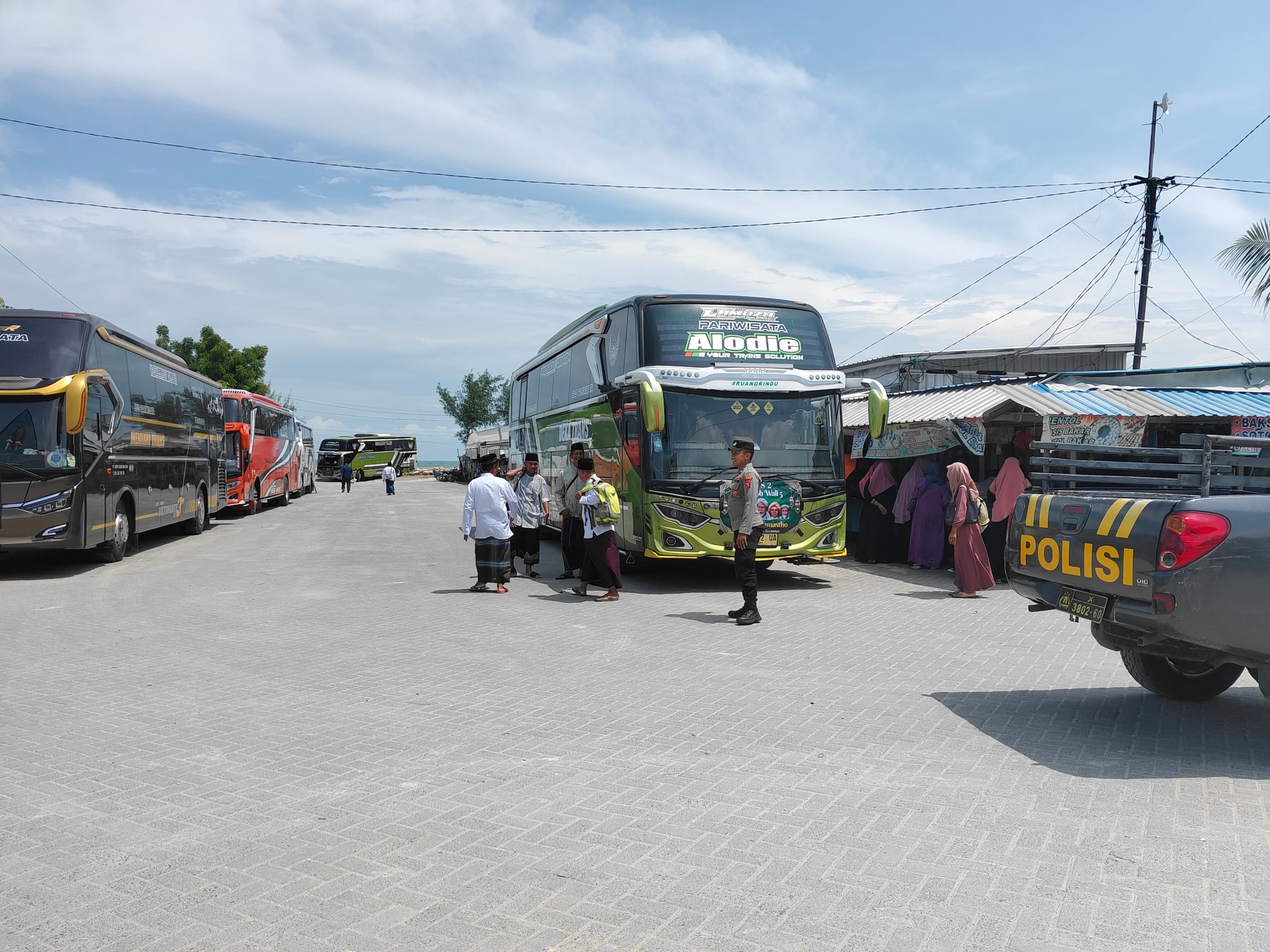 Pastikan Situasi Aman, Polsek Paciran Patroli Harkamtibmas