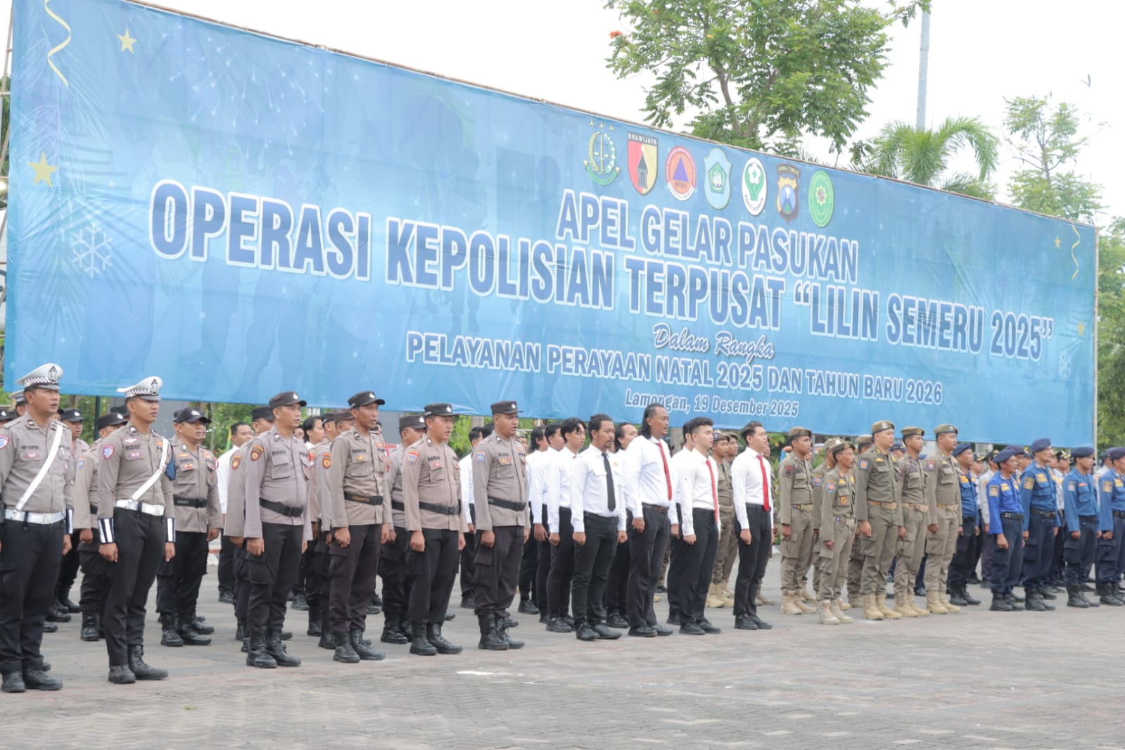 Polres Lamongan Selenggarakan Apel Gelar Pasukan Ops Lilin Semeru, Siap Amankan Natal 2025 dan Tahun Baru 2026!
