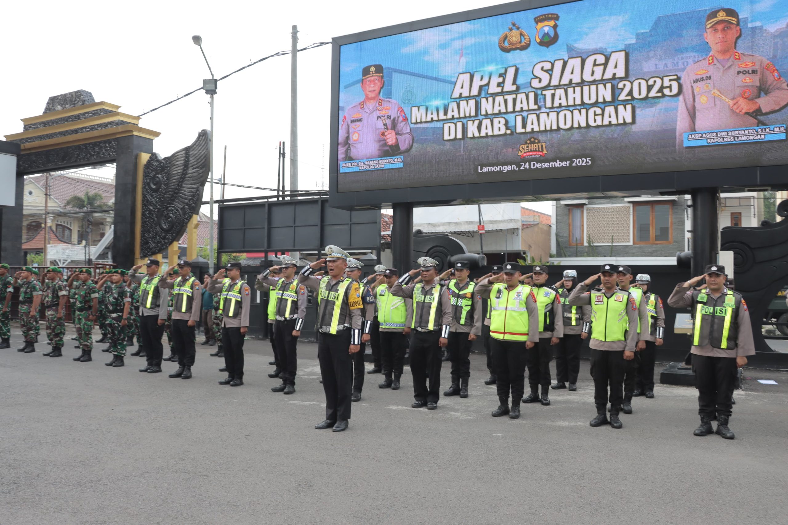 Polres Lamongan Gelar Apel Siaga Pelayanan Perayaan Malam Natal 2025